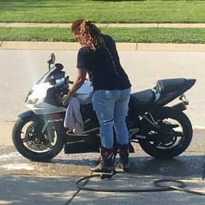 Meet your Posher, Teneia